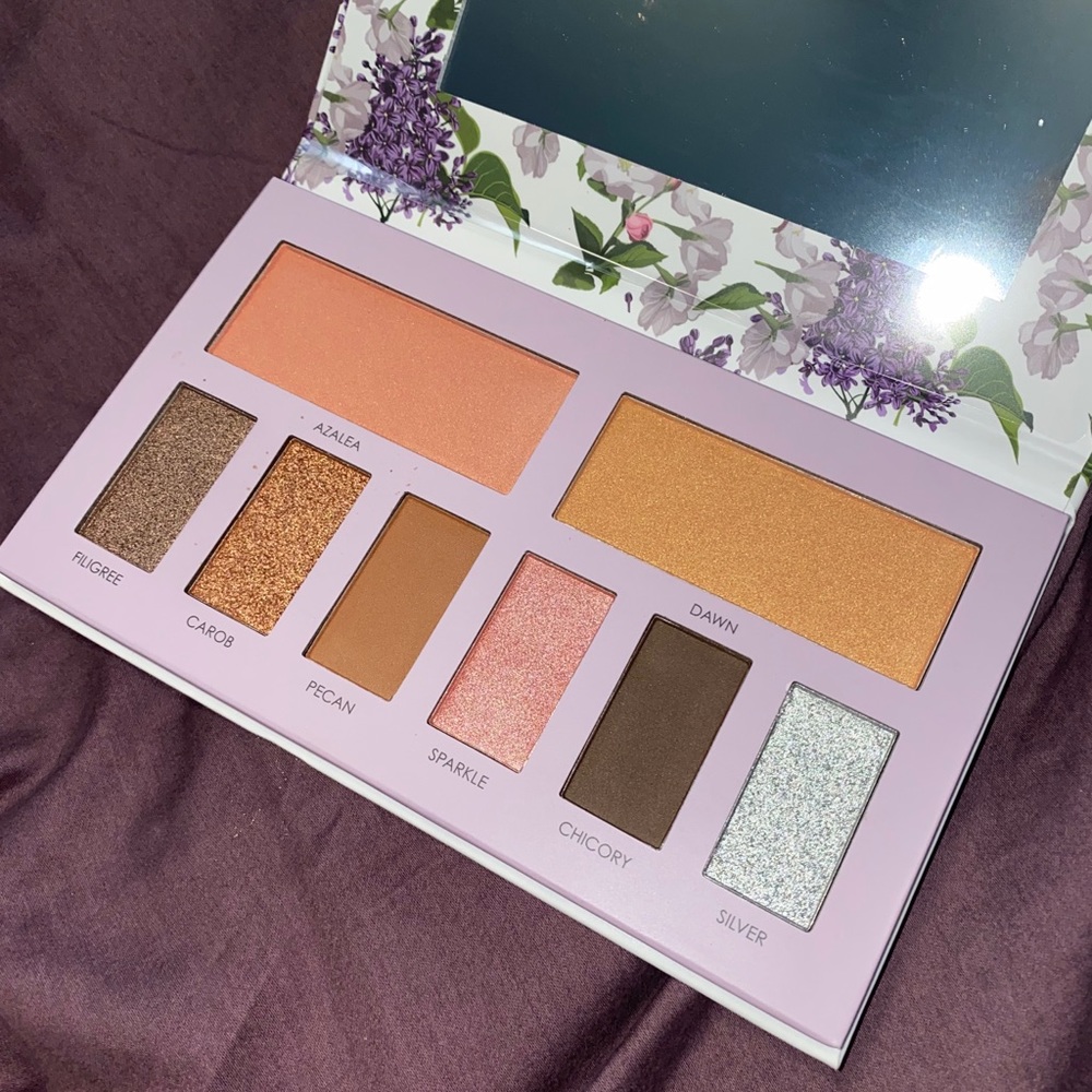 Sakura and Sage eyeshadow palette